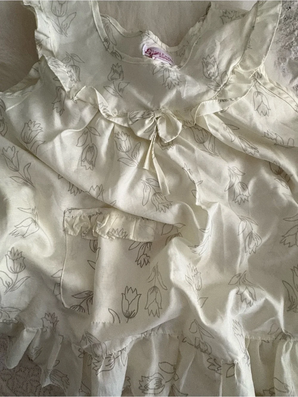 Cream Floral Ruffle Pajama Set - Brand: Petit Lem 55%cotton 45 polyester medium - Picture 4 of 10
